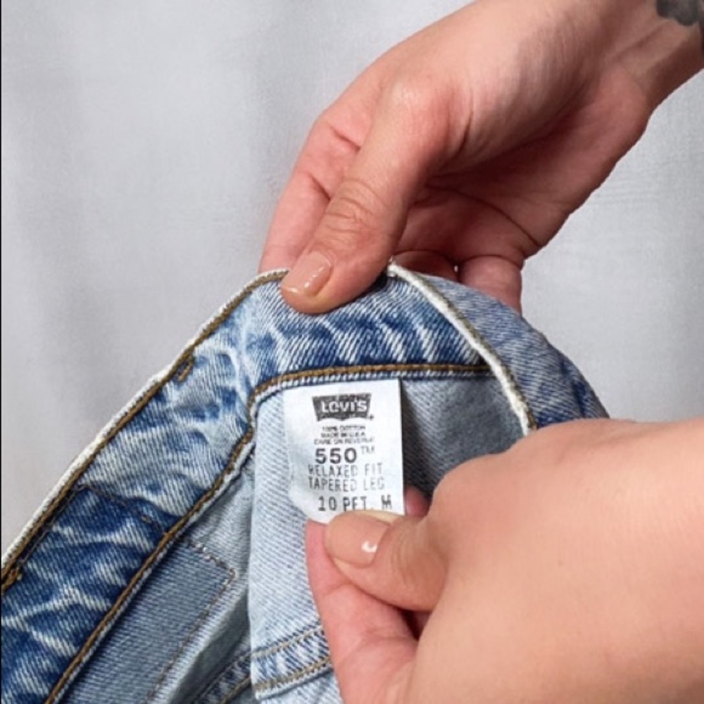 LEVIS 550 VINTAGE LIGHT WASH WEDGIE HIGHWAIST JEAN - Picture 8 of 10